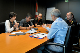 Jorge Aldekoa eta Josu Bujanda superintendenteak eta Juan Vicente Bilbao komisarioa.