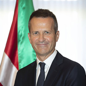 Jokin Bildarratz, Minister of Education