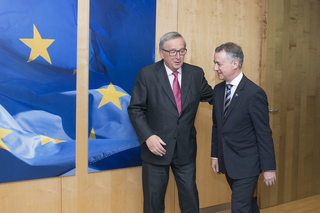 Fotografa de archivo de la reunin del Lehendakari con Juncker en 2017