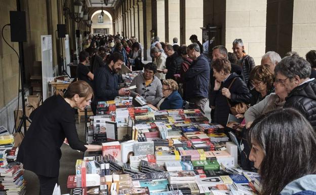 Los premios literarios Euskadi de plata se aplazan a otoo