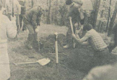 La exhumacin llevada a cabo por los familiares en 1978.