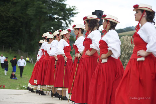 Pastoralari emazte baten soa