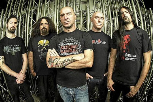 Soziedad Alkoholika talde gasteiztarrak 'Polvo en los ojos' disko erreferentziala berrargitaratu du biniloan