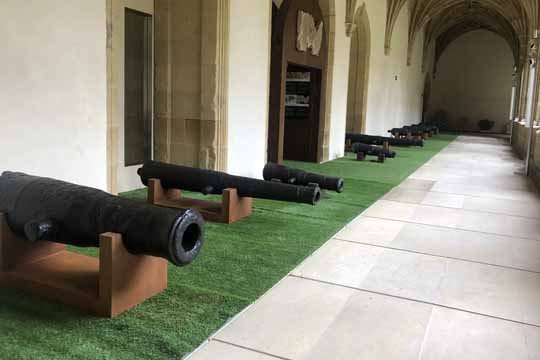 Urgull mendiko 10 kainoi zaharberritu eta ikusgai jarri dituzte San Telmo Museoan