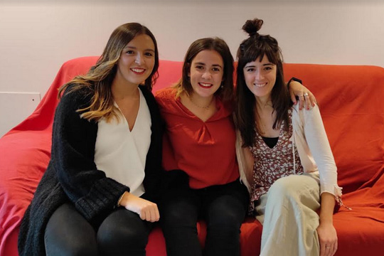 HitzKeta, haurrentzako euskal abesti, olerki eta liburu bilduma baino gehiago