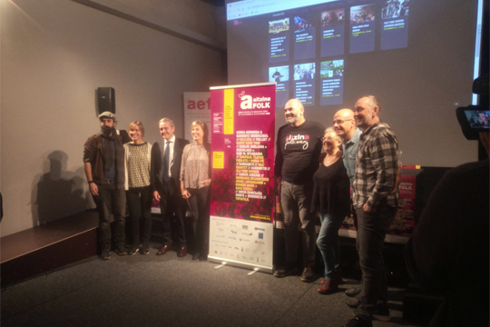 Korrontxi, Quico Comesa�a, Xavier Zeberio, Karlos Subijana, Sarrabete eta Gorka Hermosak disko berria aurkeztuko dute Aitzina Folk XI. Jaialdi solidarioan