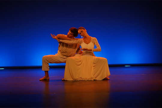 El lago, La casa vac�a, Hurrengo geltokia, Amaraun eta Hitaz orhoit ikuskizunak eskainiko ditu Euskadiko Dantza Zirkuituak asteburu honetan