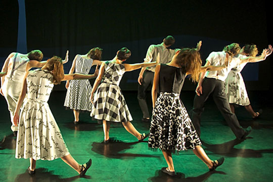 El lago, La casa vac�a, Hurrengo geltokia, Amaraun eta Hitaz orhoit ikuskizunak eskainiko ditu Euskadiko Dantza Zirkuituak asteburu honetan