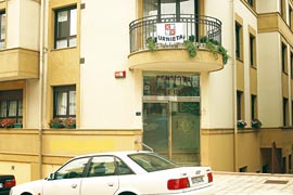 Exterior de la Pensi�n Villa de Urnieta