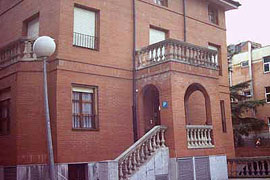 Ostatuaren kanpoaldea