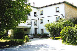 The exterior of Biltegi etxea rural house