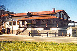 Outside view of Azkue rural house