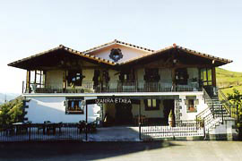 Izarra etxearen kanpoaldea