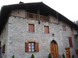 Casa Rural Intxauspe