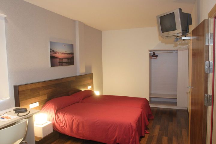 Habitaci�n doble con ba�o completo