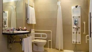 Habitaci�n adaptada a personas con movilidad reducida