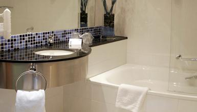 Standard room bathroom