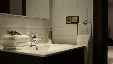 Ba�o de lla habitaci�n Duquesa de la Victoria