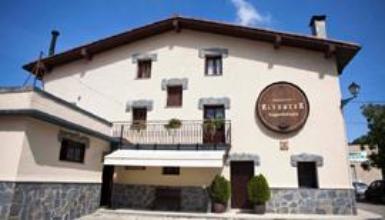 Exterior de la sidrer�a Altzueta