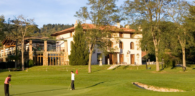 Larrabea Lounge Club