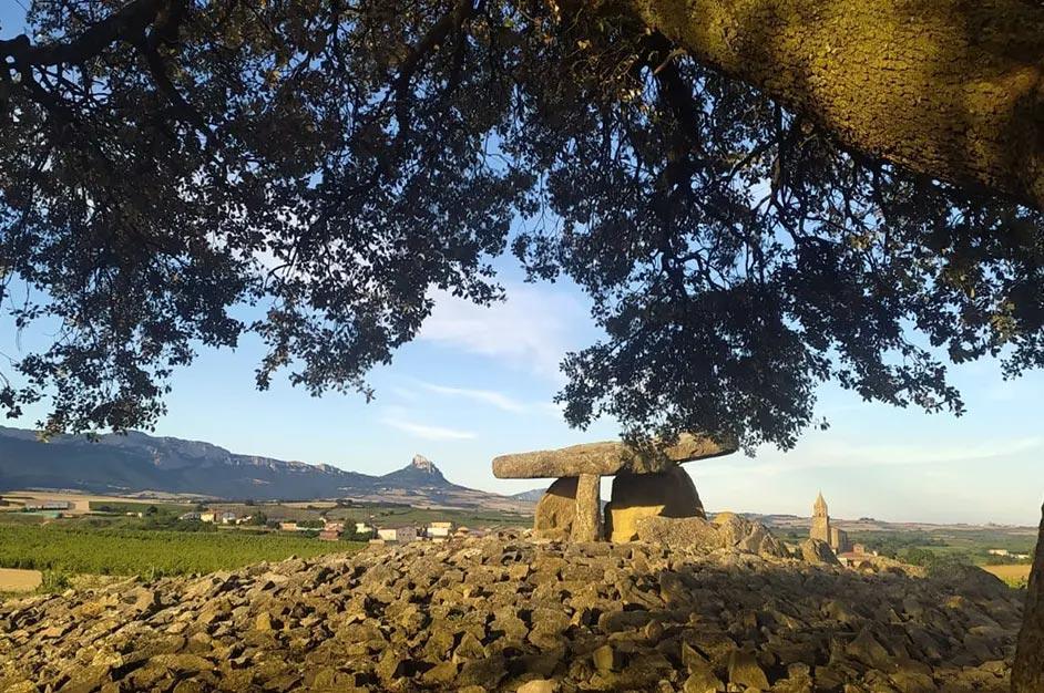 Imagen del dolmen de la Hechicera en la Rioja Alavesa