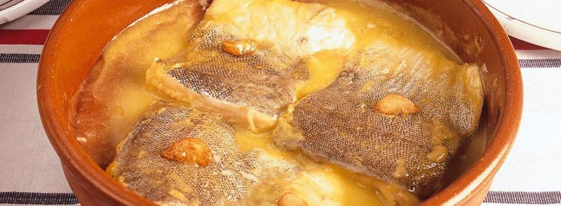 Imagen de una cazuela de bacalao al pil-pil