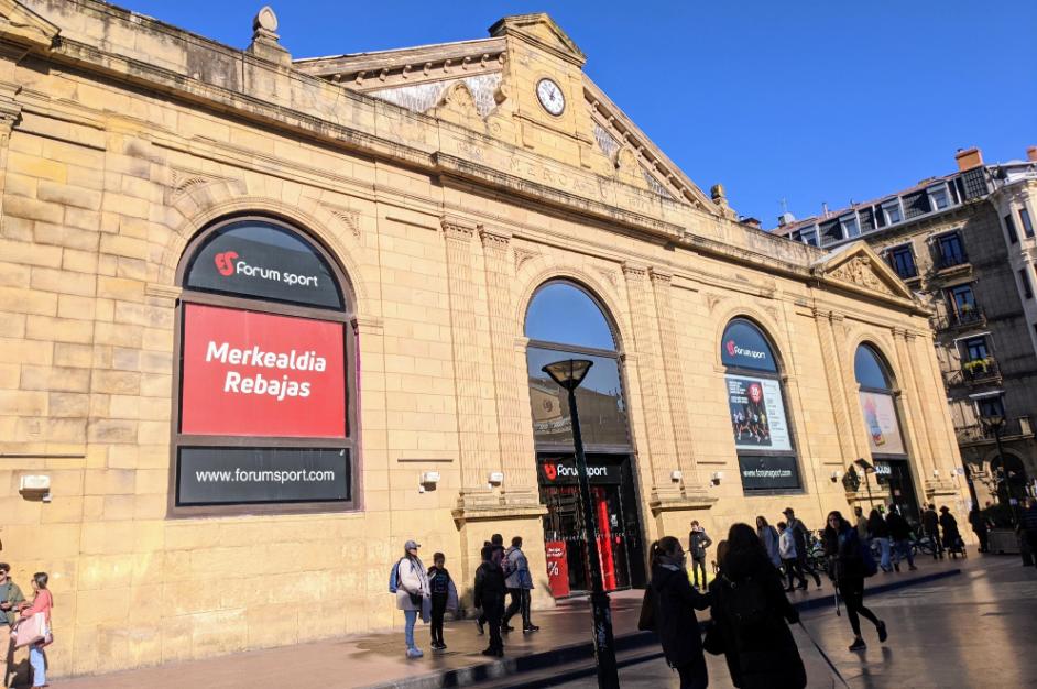 Mercado de la Bretxa