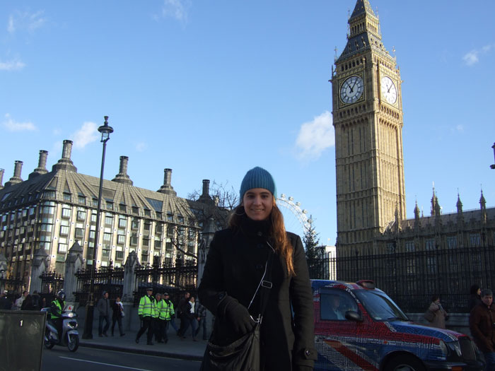 'Idaztea oso gustuko dut eta idazten jarraitzeko asmoa dut'