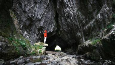 Baltzola Caves