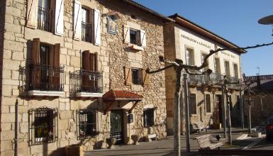 Pe�acerrada Town Hall