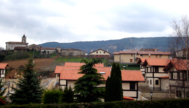 Pobes (Erriberagoitia) herriaren ikuspegi orokorra