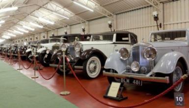 Ancient and classic cars museum (Loizaga Tower)