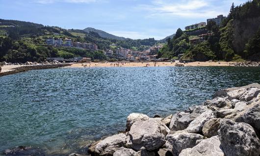 La plage du port de Mutriku