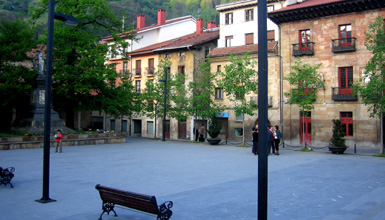 Iparraquirre Square, Urretxu