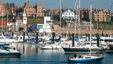 Palacetes de Neguri y puerto deportivo de Getxo