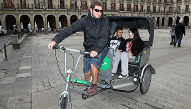 The Green Ring on tricycle