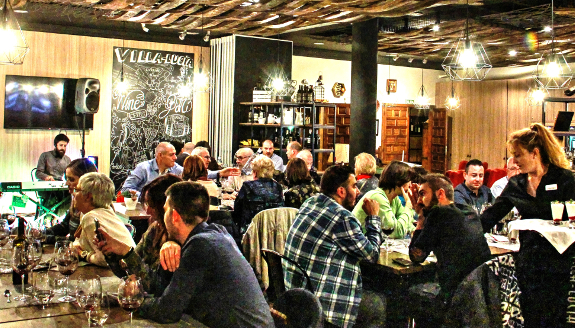 Music and wine at Villa-Luc�a