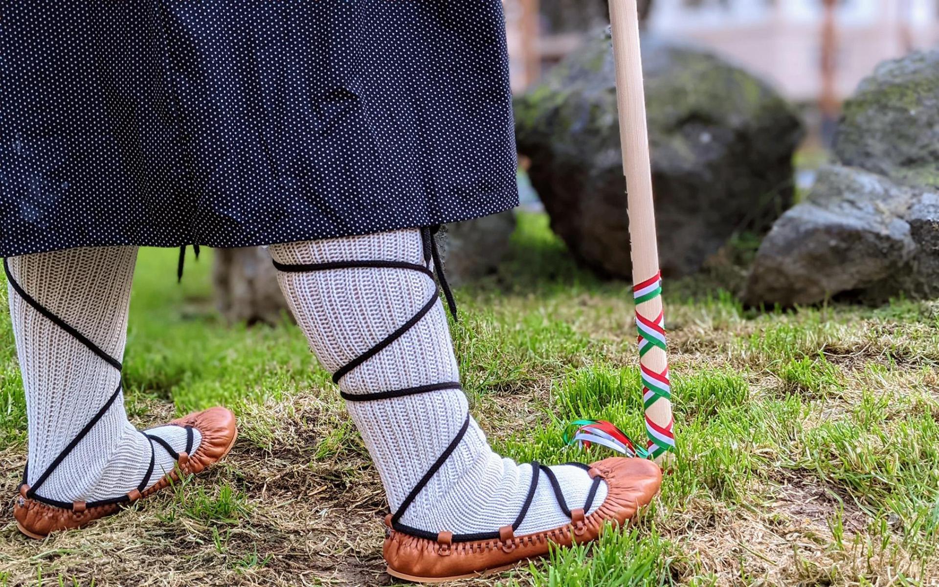 Makila para cantar en Santa �gueda- Agate Deuna 