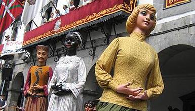 Giro ona nagusi, Azpeitiko kaleetan