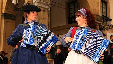 La m�sica anima la fiesta de Santo Tom�s