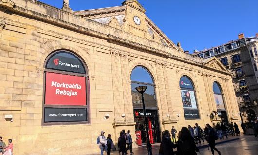 Mercado de la Bretxa