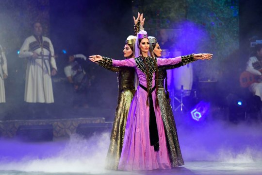 "Ra&iacute;ces del Ca&uacute;caso con el Ensemble Nacional de Danza y Canto de Georgia"