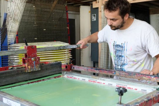 Curso: "Algo m&aacute;s que color: Impresi&oacute;n serigr&aacute;fica de fotograf&iacute;as en cuatricom&iacute;a"