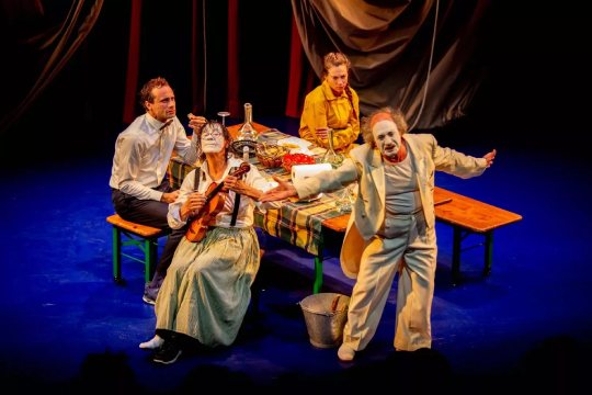 (bertan behera) "Travy"