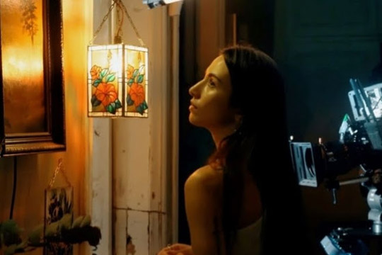 "C&oacute;mo iluminar escenas de cine con l&aacute;mparas dom&eacute;sticas"