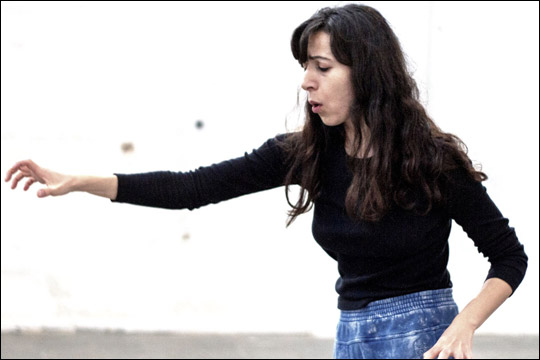 Eztena 2026: Laboratorio performativo de investigaci&oacute;n vocal con Laia Estruch