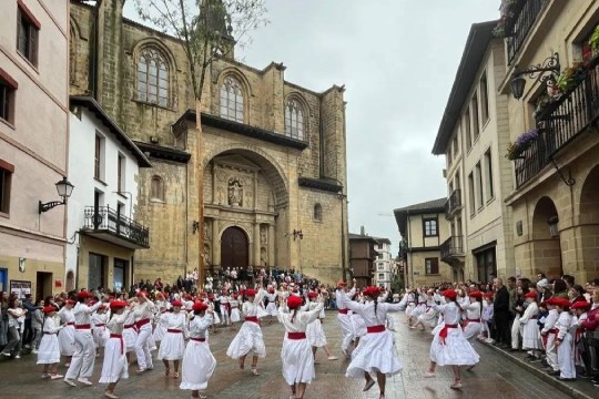 "Soka dantza de la v&iacute;spera de San Joan"