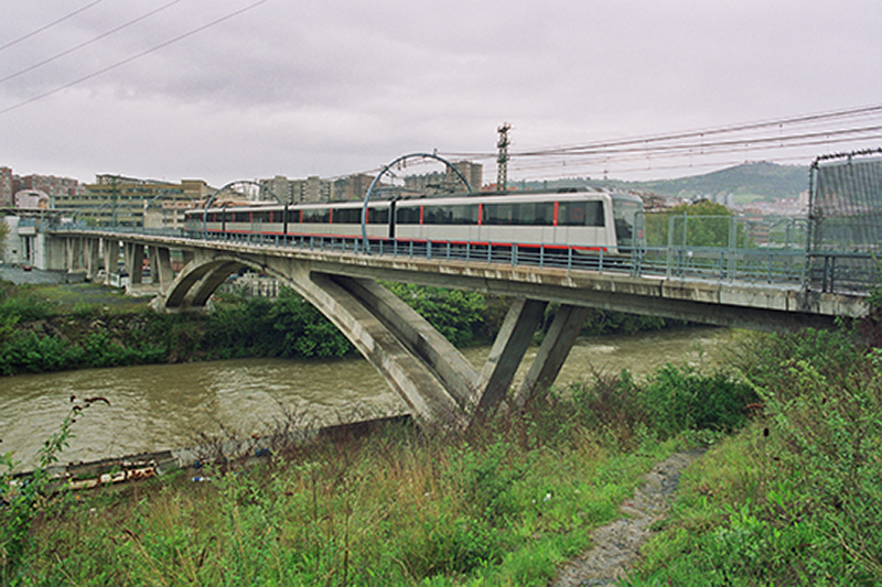 Metro Bilbao linea 1 puente Etxebarri