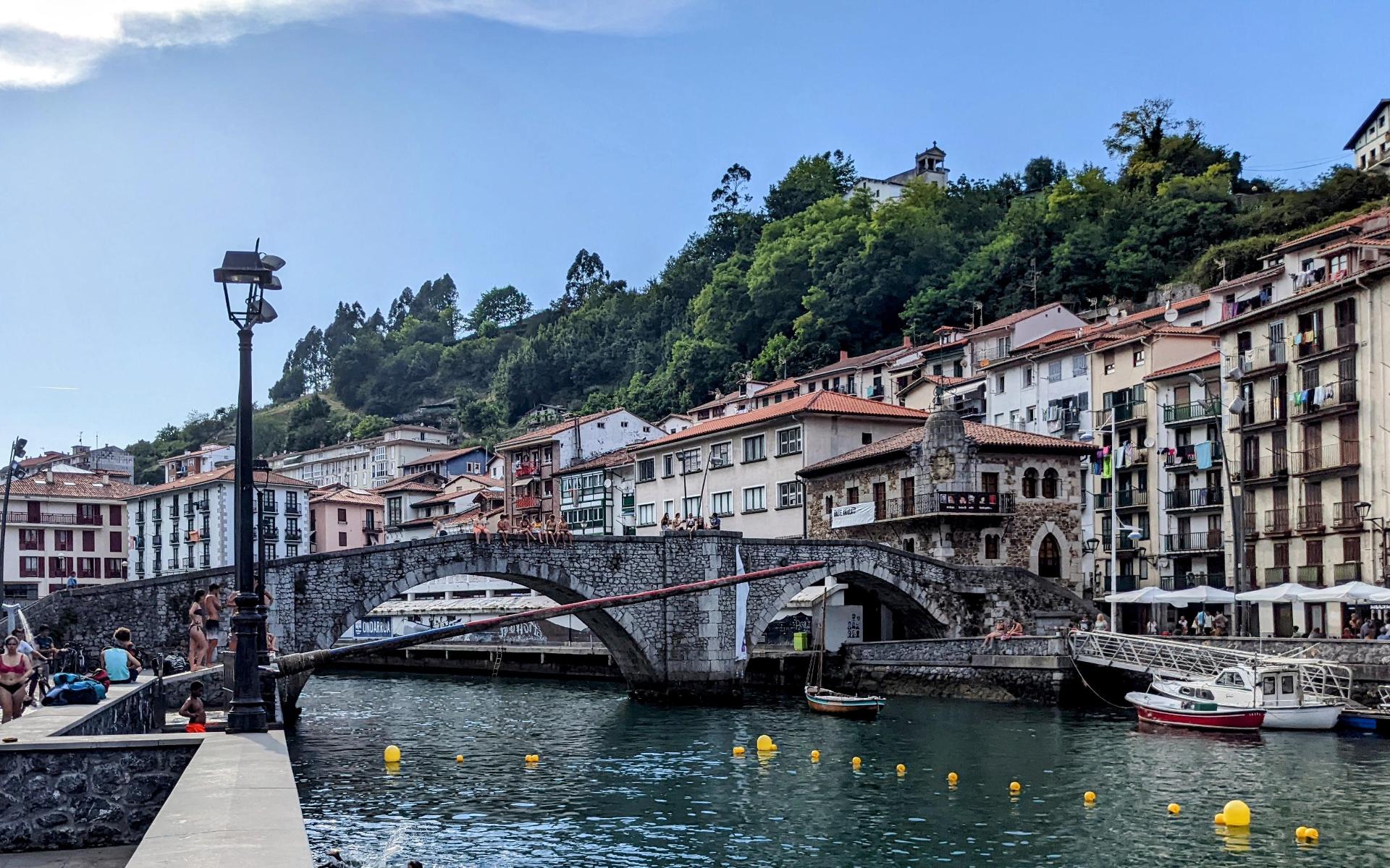 Cofradia Vieja y Zubi Zaharra