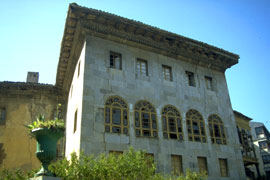 Agirre jauregia, Deba